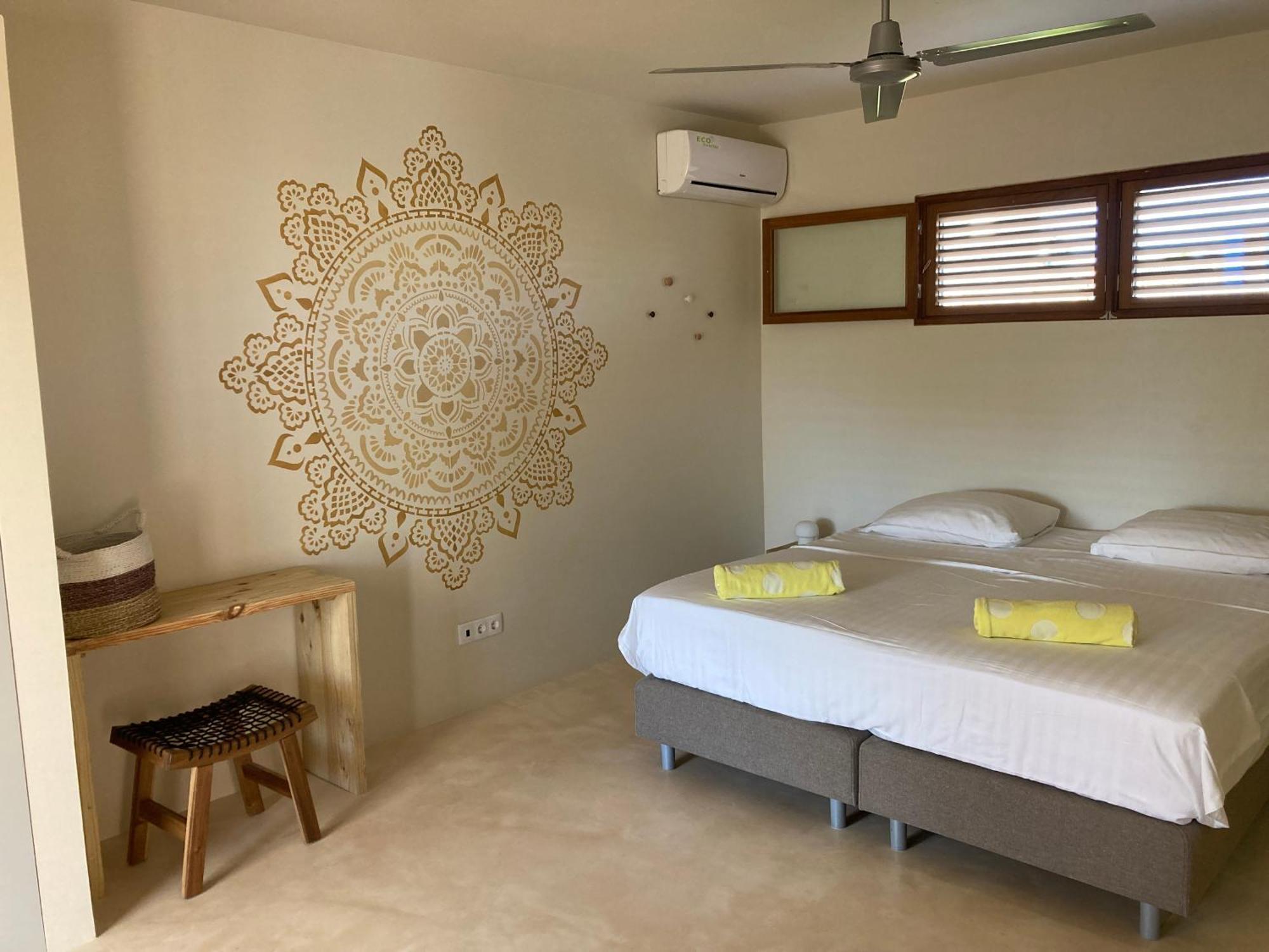 Isla Penthouse & Garden Apartments Bonaire Kralendijk  Exterior photo